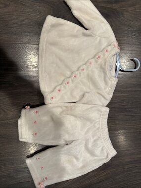 Koala baby Soft Baby Two-Piece Set with Pink Flower Accents size 3/6 months 6:10